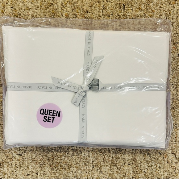 Queen Sheet Set- Solid White With Jacuard Piquet Cuf 300 Thread Count New Luxury - Picture 5 of 5